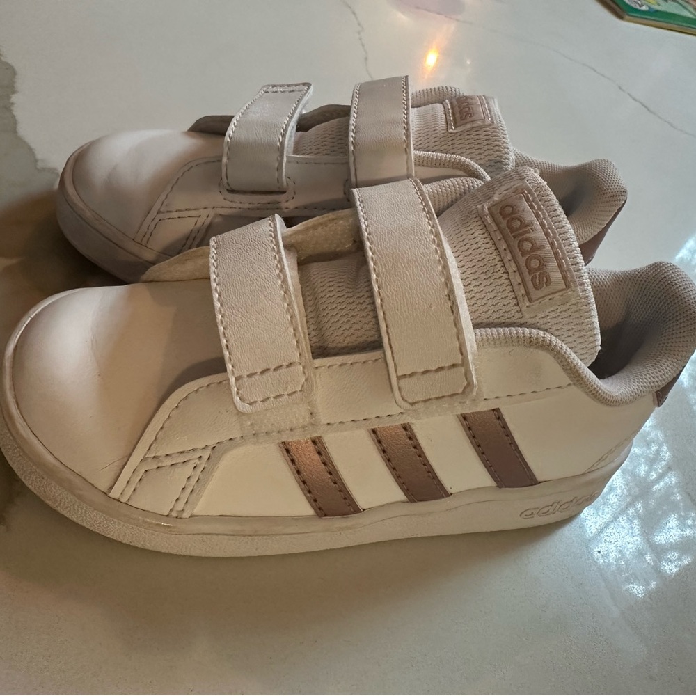 Adidas toddler girl Grand Court rose gold running athletic sneakers